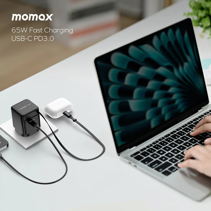 Momax 35W GaN Charger with Retractable USB-C Cable (Black)