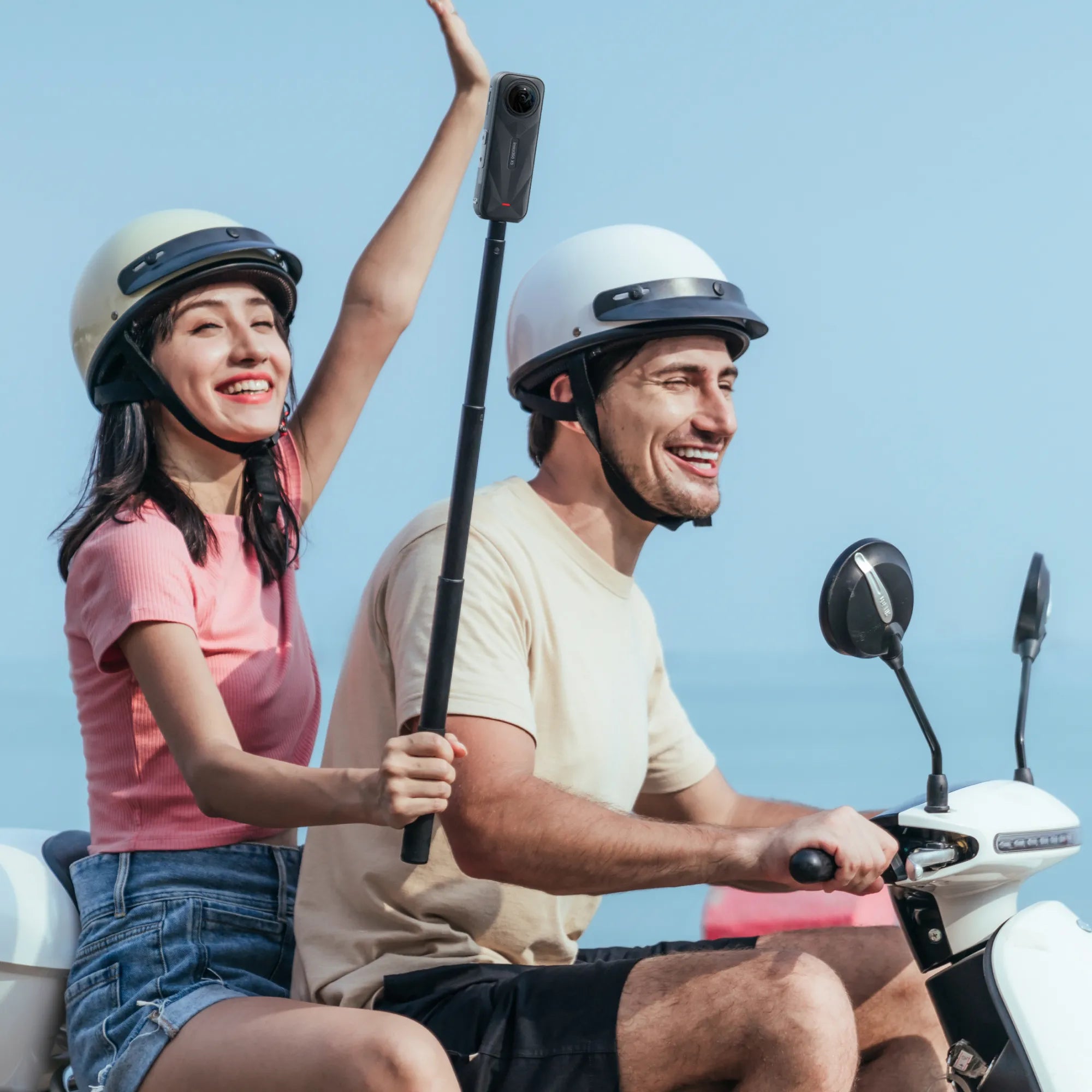 Insta360 2-in-1 Selfie Stick Built with Tripod 