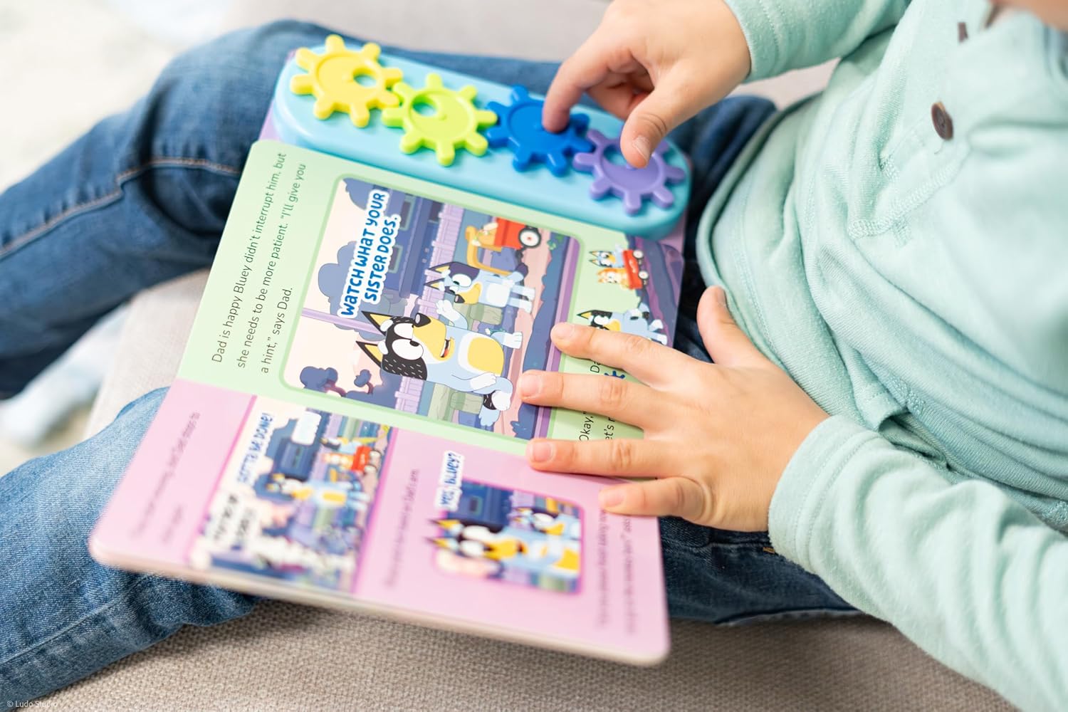 Bluey - Wagon Ride a Go-Go Gear Book - A STEAM Gear Sound Book - PI Kids (Board Book – Sound Book)