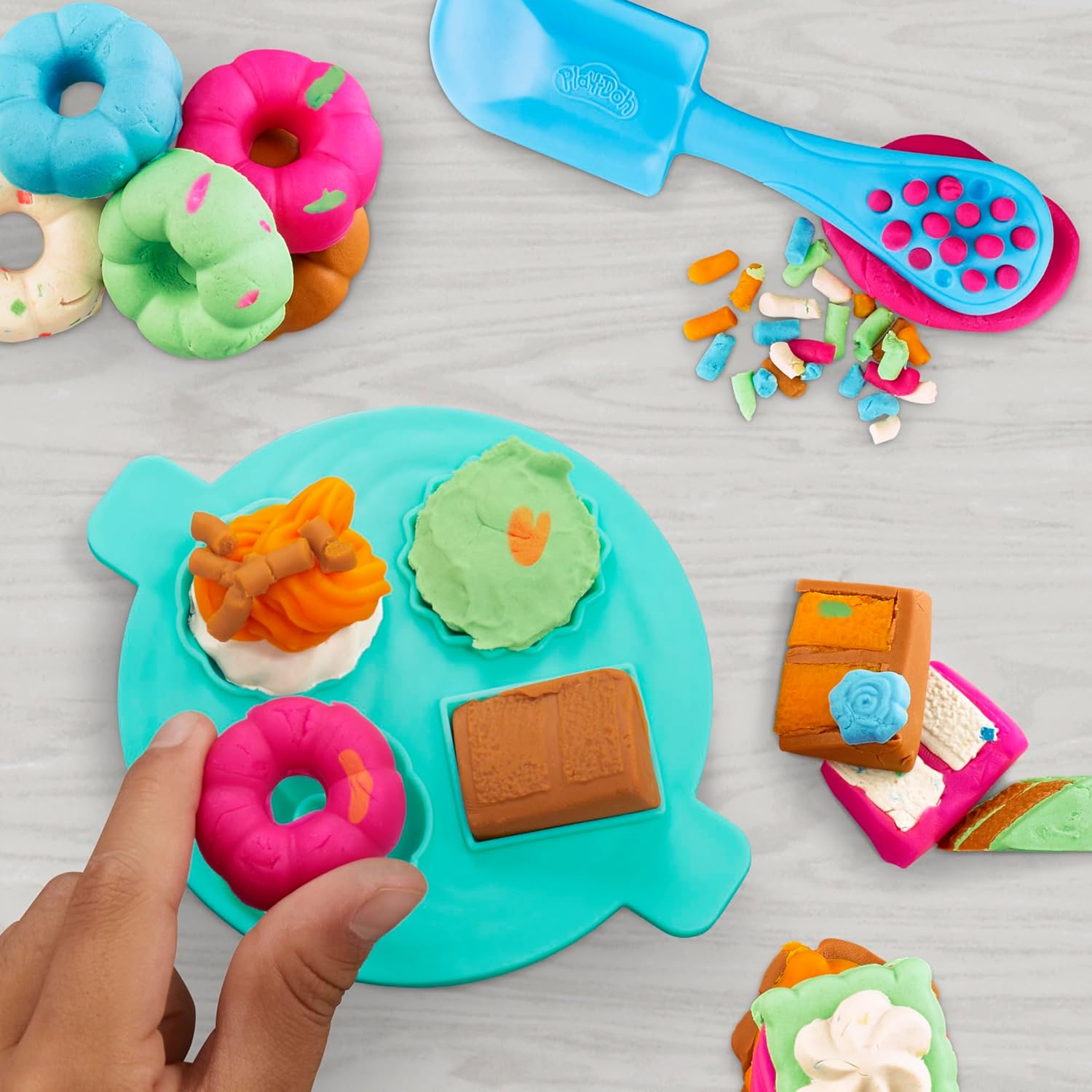 HASBRO PLAYDOH KITCHEN CREATIONS MAGICAL MIXER PLAYSET