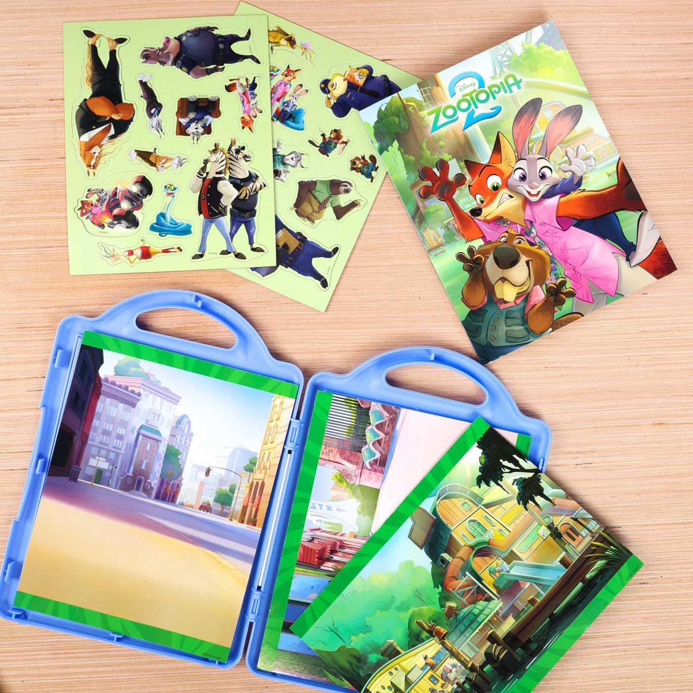 Zootopia 2: Book and Magnetic Play Set (Paperback)