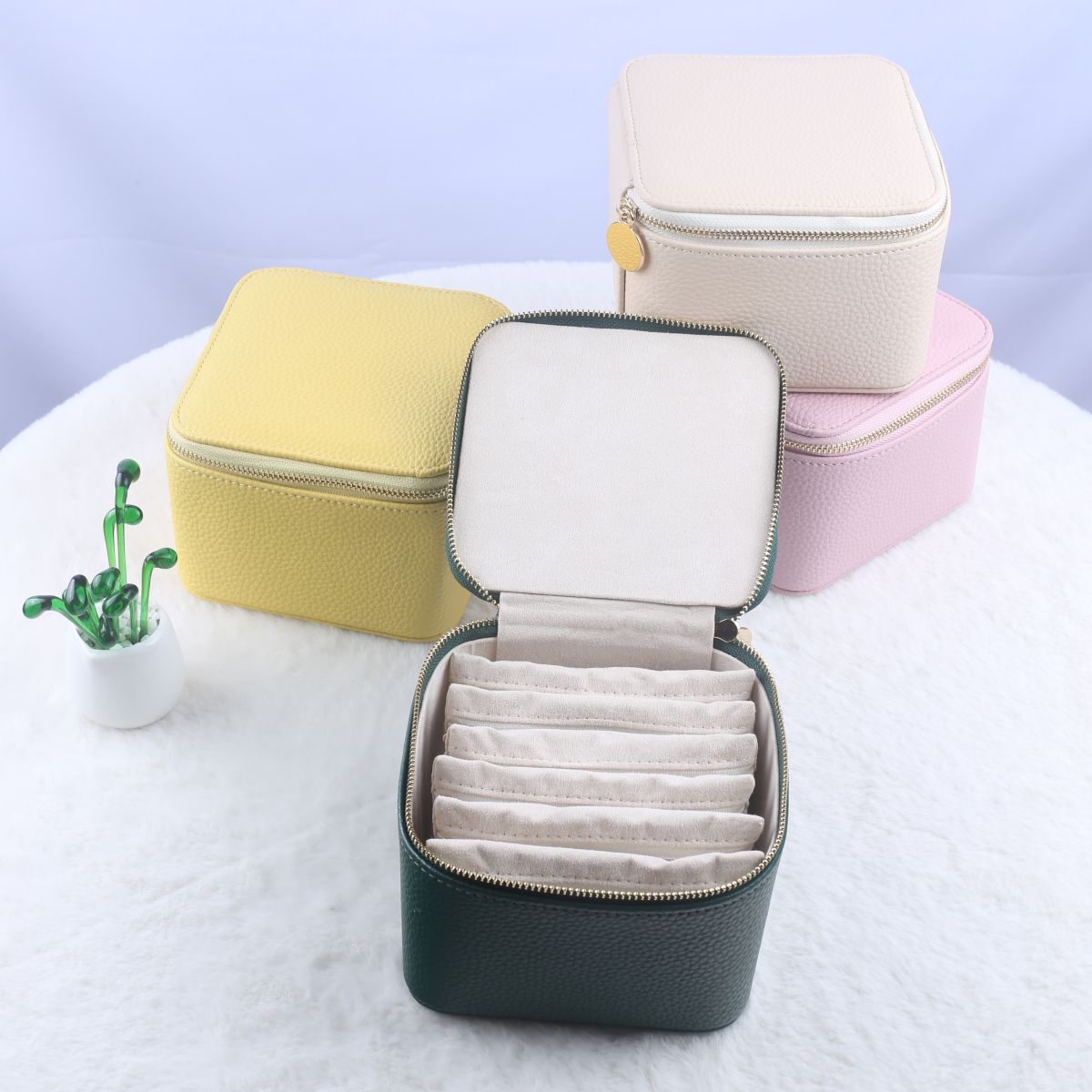 Jewelry Box With 6 Piece Pouch Kcw040