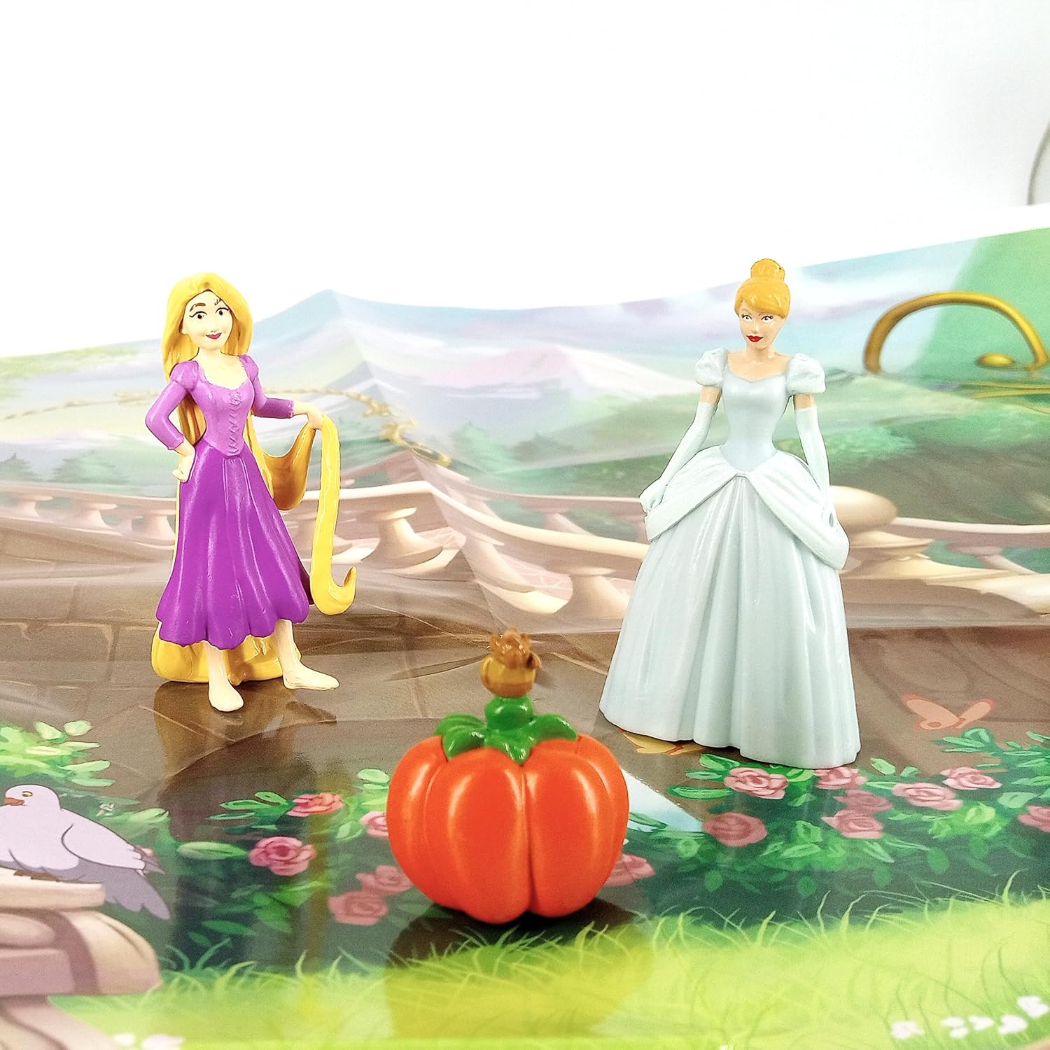 Disney Princess: With Storybook, 10 Figurines And A Playmat (My Busy Books) – Board Book