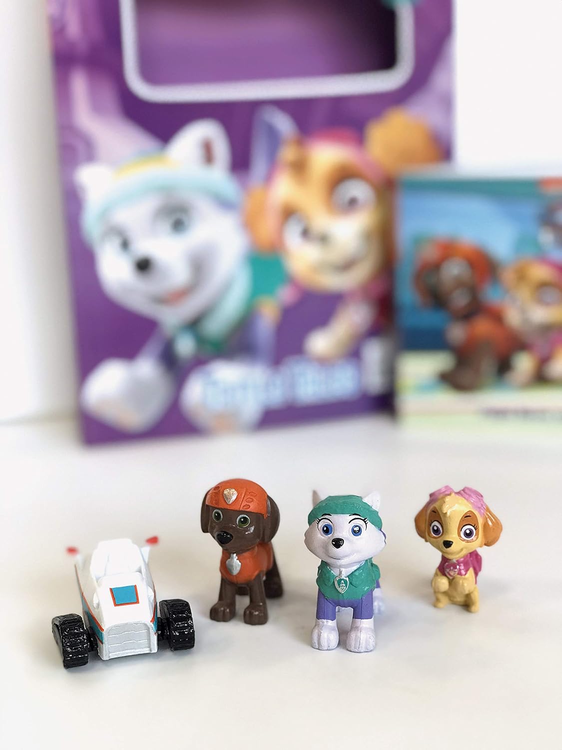 Nickelodeon Paw Patrol - Pups Save a Stowaway Tattle Tales – Hardcover