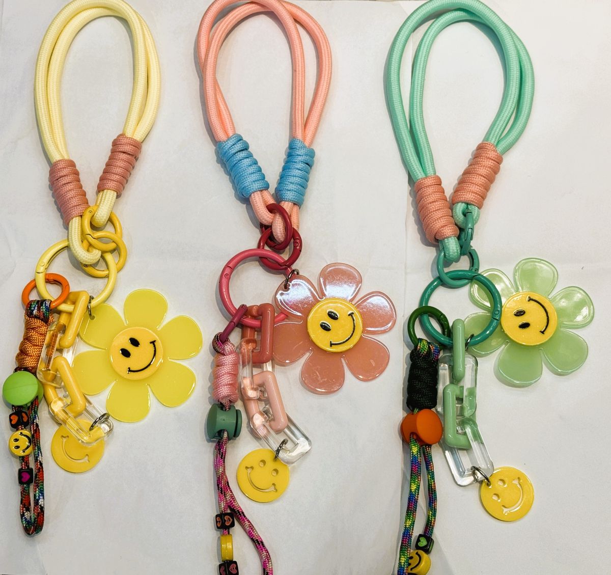 Key/Bag Charm Smile Flower E001