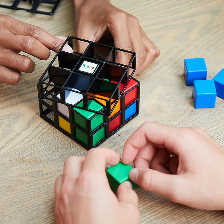 RUBIK’S CAGE