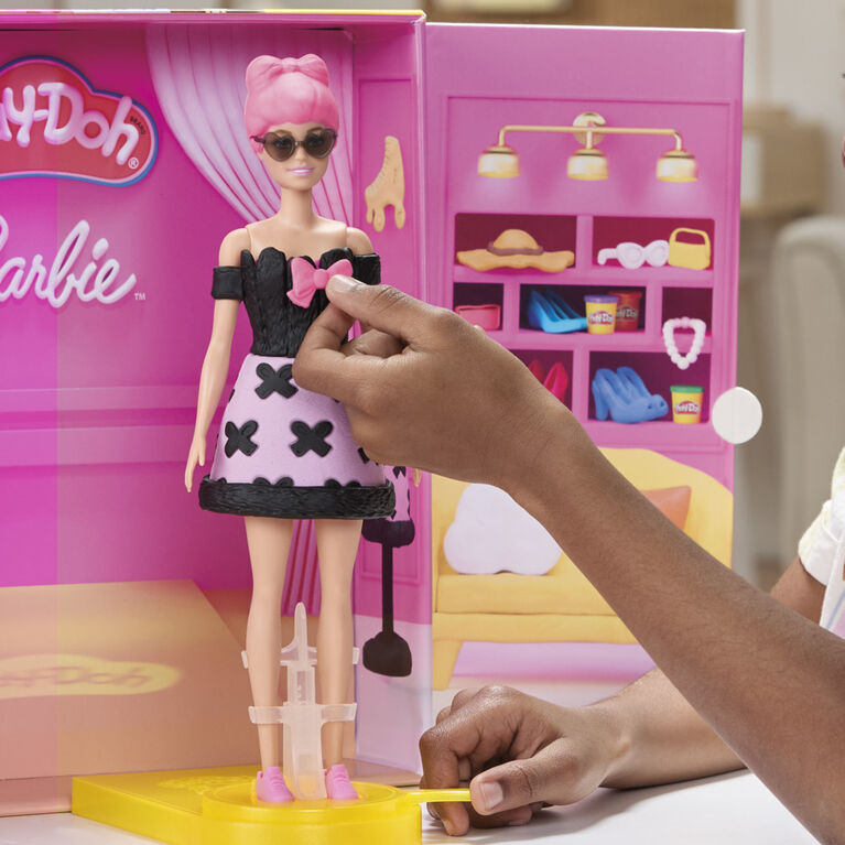 HASBRO PLAYDOH BARBIE DESIGNER FASHION SHOW PLAYSET
