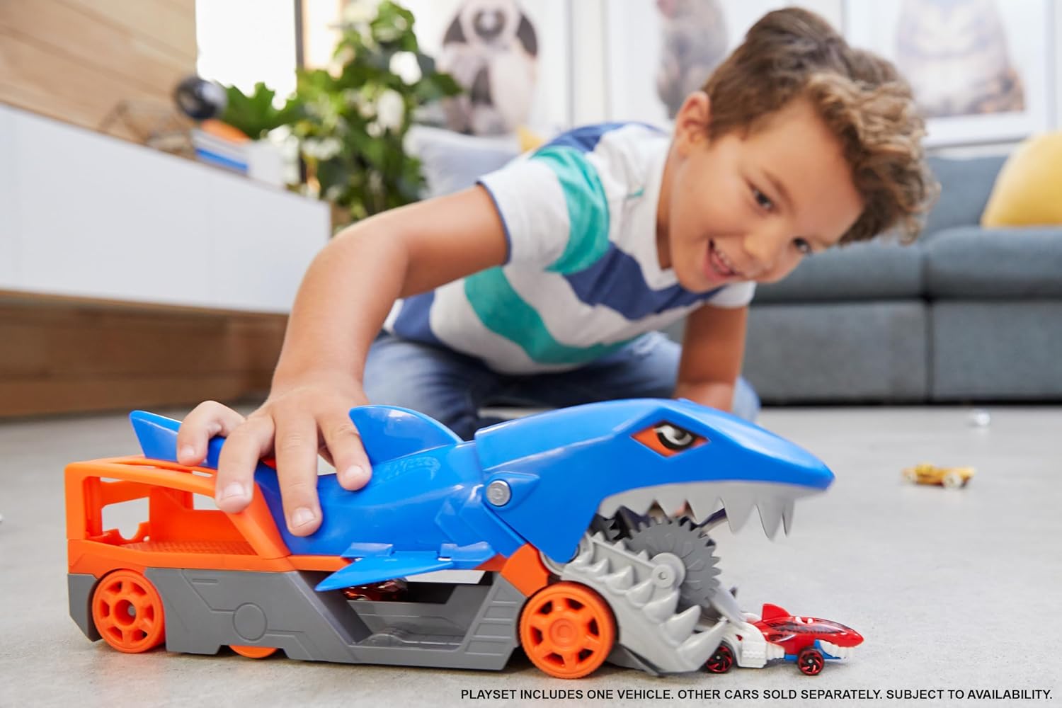 MATTEL HOT WHEELS SHARK CHOMP TRANSPORTER PLAYSET