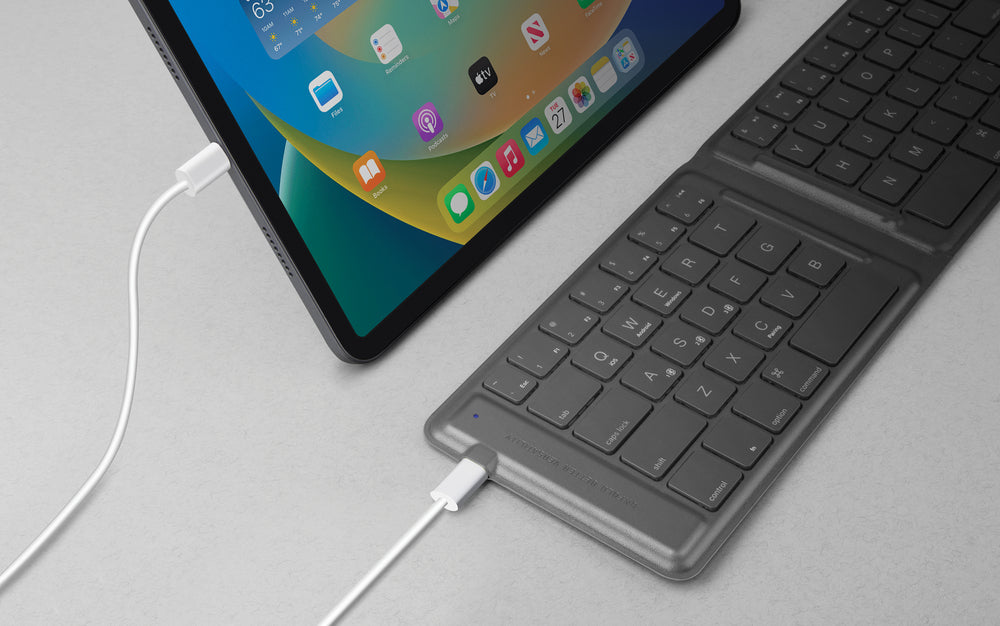 Uniq Forio Foldable Bluetooth Keyboard - Chalk Grey