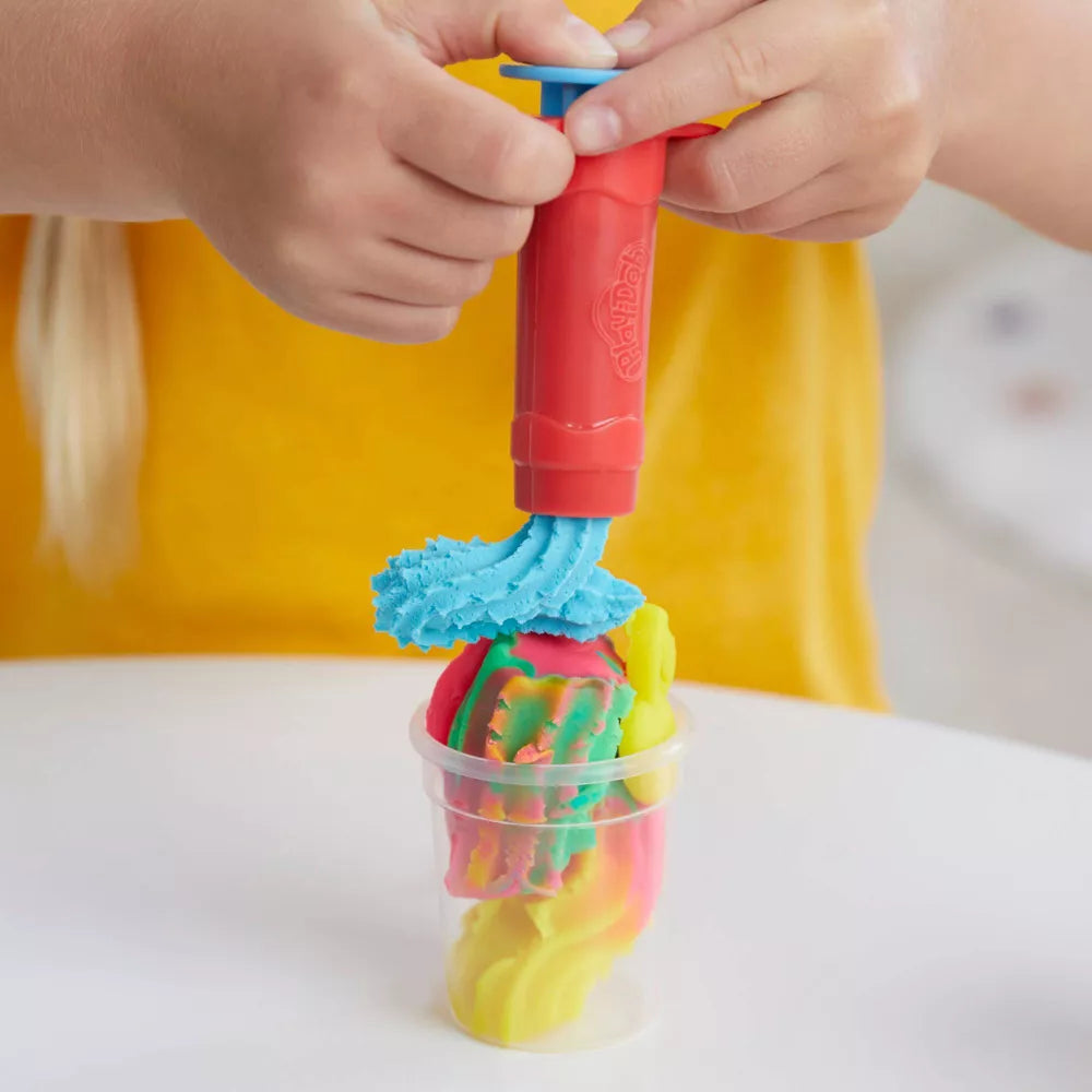 HASBRO PLAYDOH KITCHEN CREATIONS SWIRLIN SMOOTHIES BLENDER PLAYSET